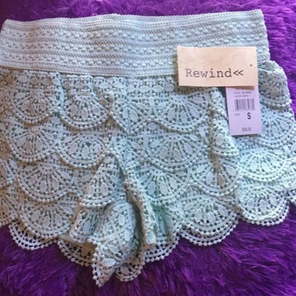 NEW Rewind-Mint Layered Lace Shorts-Small♥ - Picture 1 of 3
